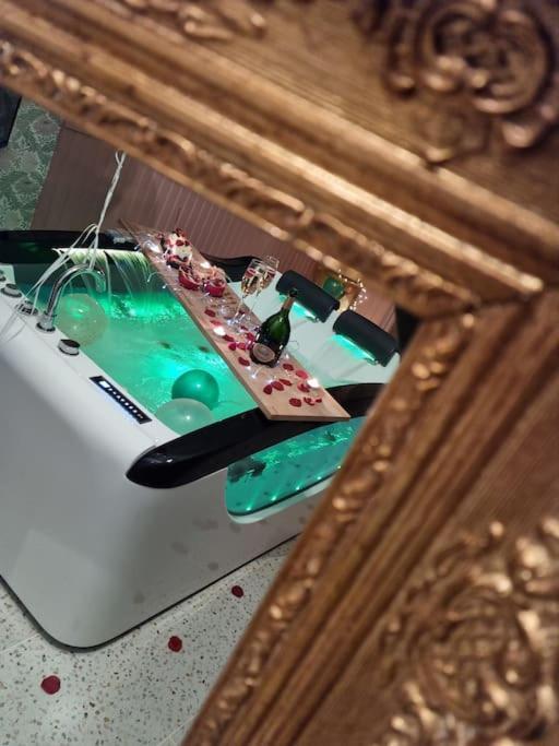 Royal Room Jacuzzi Haut De Gamme Centre Ville ミュルーズ エクステリア 写真