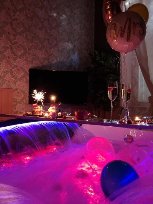 Royal Room Jacuzzi Haut De Gamme Centre Ville ミュルーズ エクステリア 写真